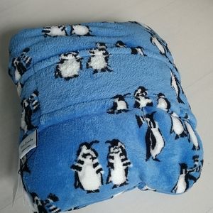 Fleece travel blanket Vera wang